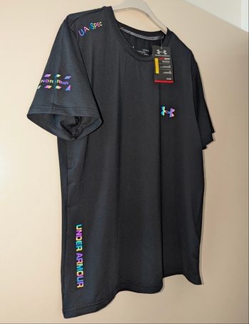 T-shirt Under Armour fluorescent noir