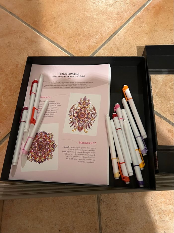 Kit de mandalas coffret dessins et feutres - photo numéro 2