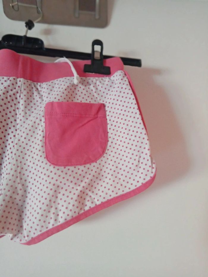 Short blanc à petits pois rose. 6 ans - photo numéro 7