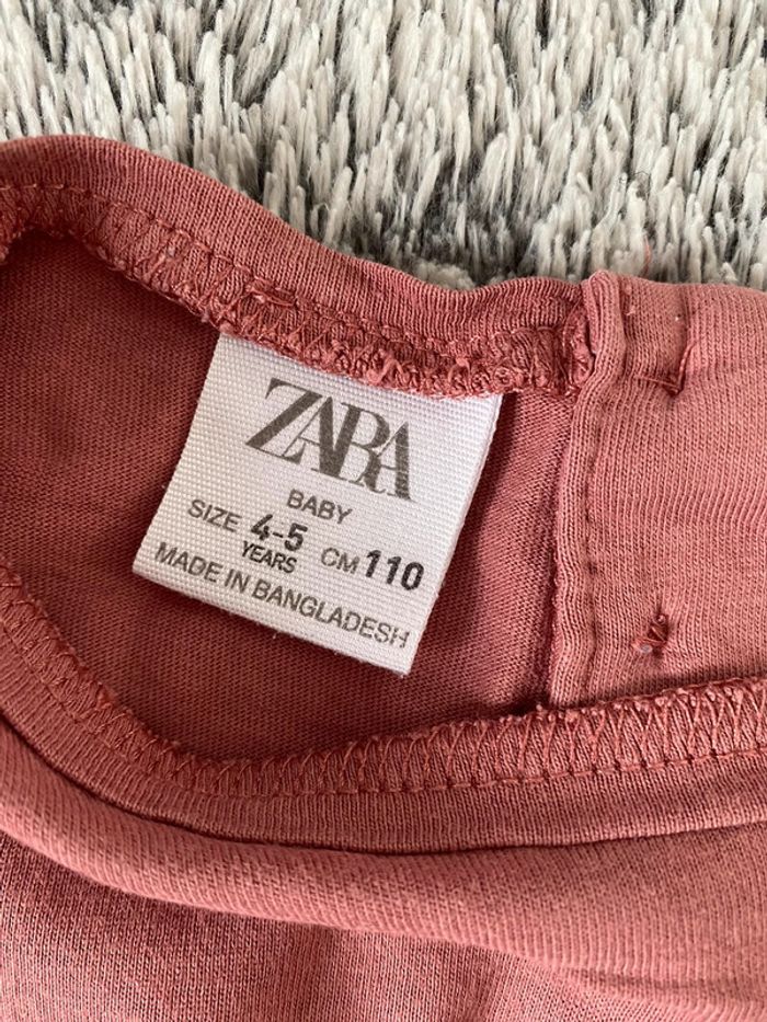 Teeshirt manches longues Zara - taille 4 / 5 ans - photo numéro 4