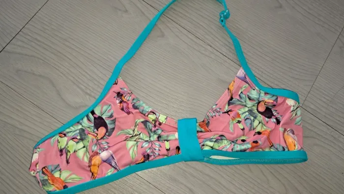 Maillot de bains, HP, taille 14/16 ans - photo numéro 3