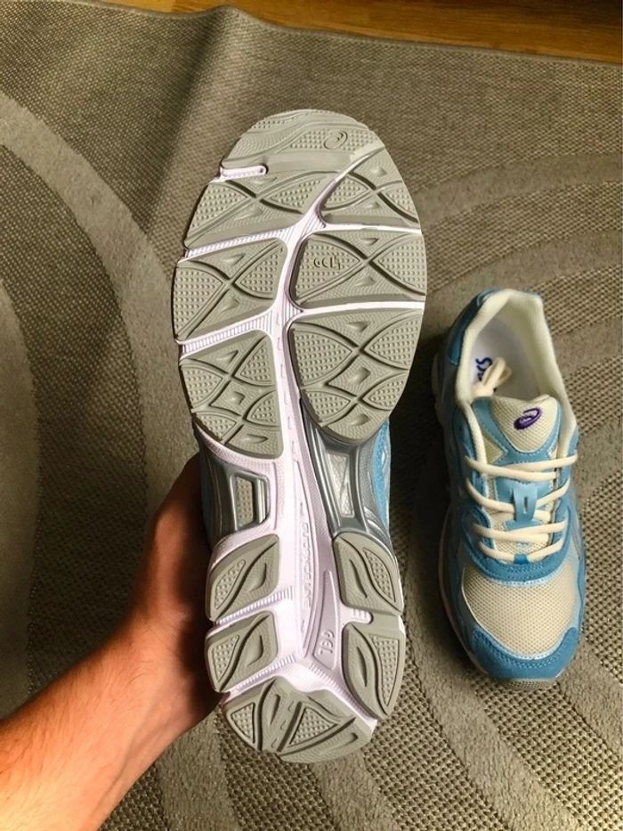 Asics gel-nyc arctic Taille 42 - photo numéro 5