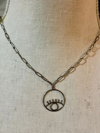 Collier mailles larges réglable cercle œil cils en pendentif