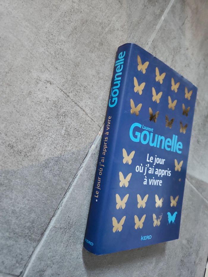 Livre : le jour ou j'ai appris a vivre - photo numéro 2