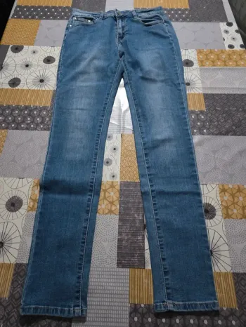 Jean femme taille 38 neuf