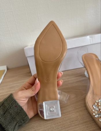 Mule ornés de bijoux 