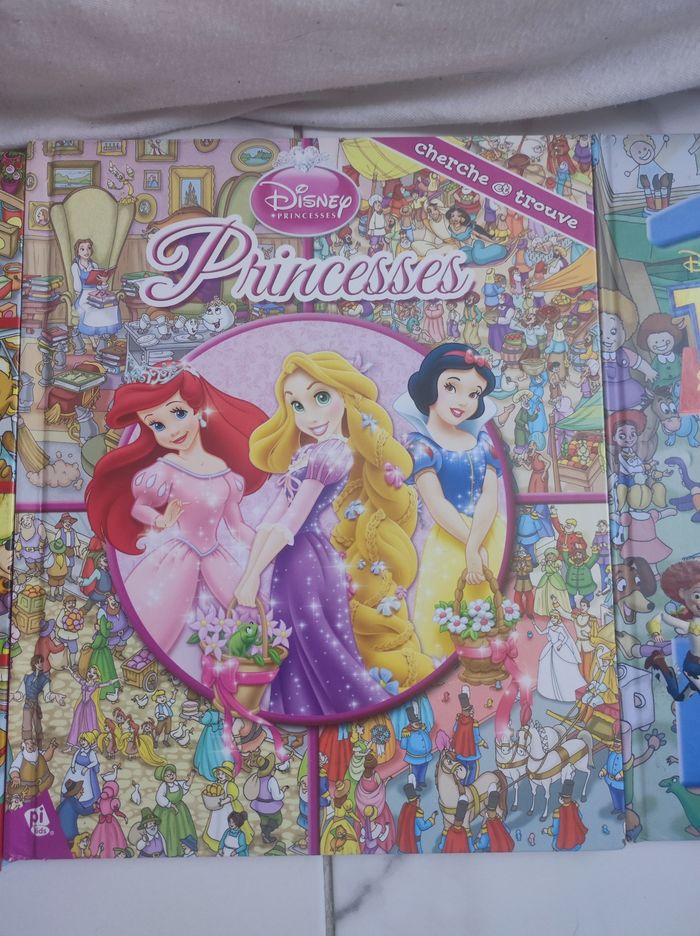 Lot livres Disney chercher et trouve - photo numéro 3