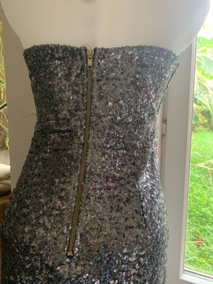 Robe Pink boom taille M grise à sequin tres bon état - photo numéro 5