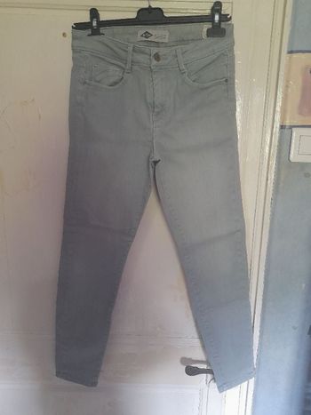 Jean femme gris clair, marque Lee Cooper, taille 38
