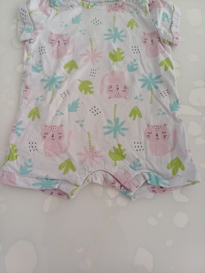 Combishort  bébé fille taille 6 mois - photo numéro 5
