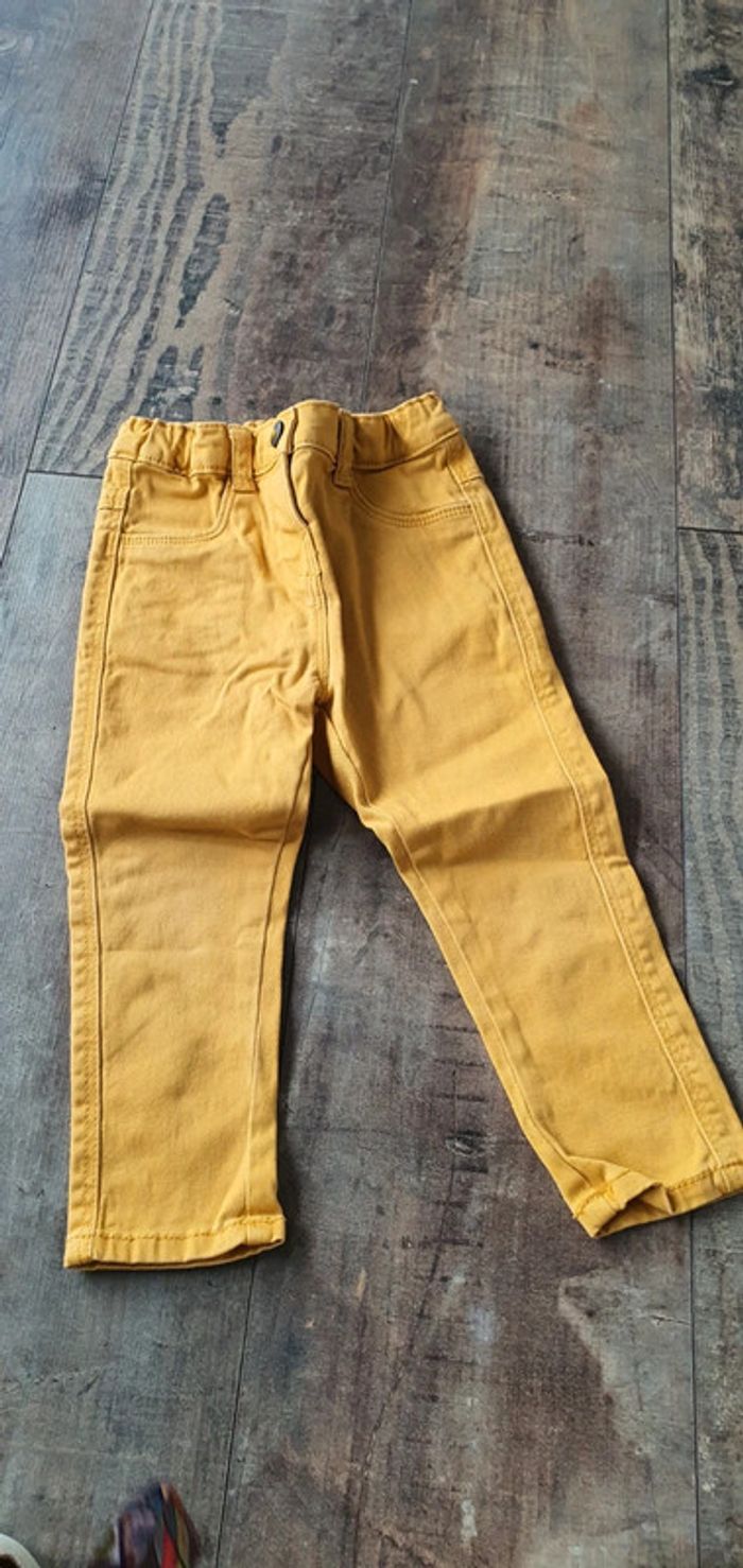 Pantalon kiabi 24 mois en très bon état