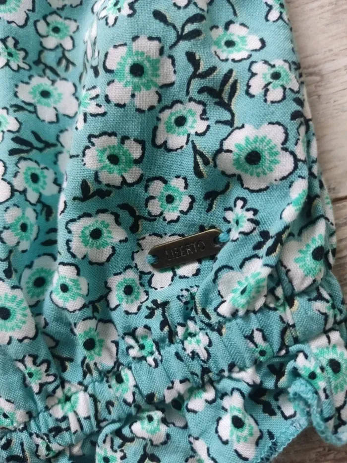 Blouse manches 3/4 taille smockée motifs fleuris tons bleu et vert taille 44 Liberto - photo numéro 6