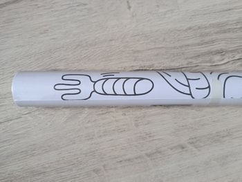 Rouleau de papier à dessin créatif