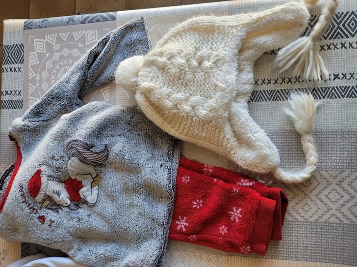 Lot vêtements fille 18M - photo numéro 2