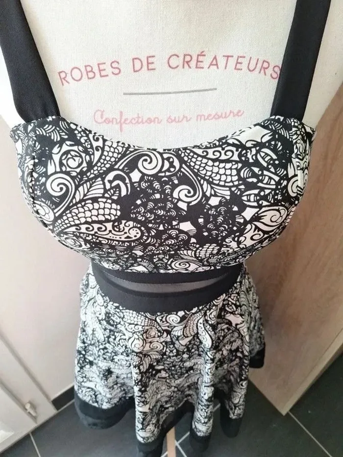 Robe noir et blanc - photo numéro 2