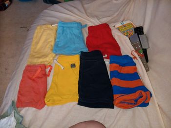 Lot short 12mois pas de vinted go rayé grand 9mois