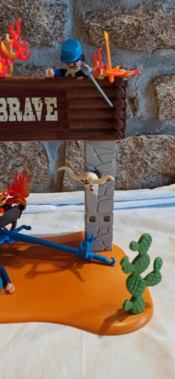 Entrée de fort avec nordistes attaqués playmobil - photo numéro 5