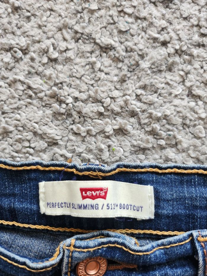 Jean Levi's bootcut modèle 712 taille 38 - photo numéro 3