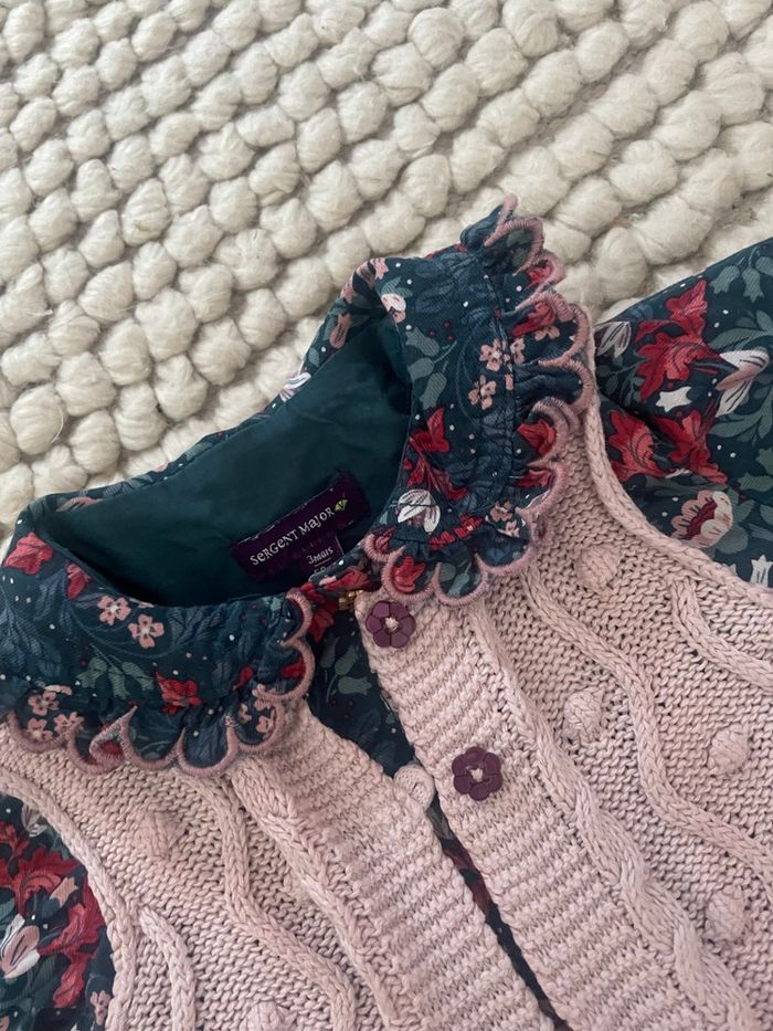 Haut vertbaudet avec sont gilet - photo numéro 3