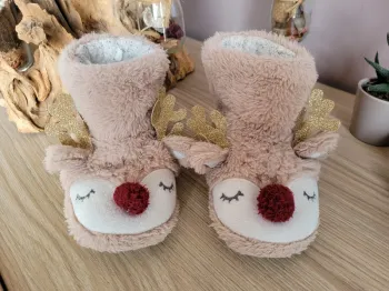 Chaussons pantoufles reine de Noël pointure 30/31