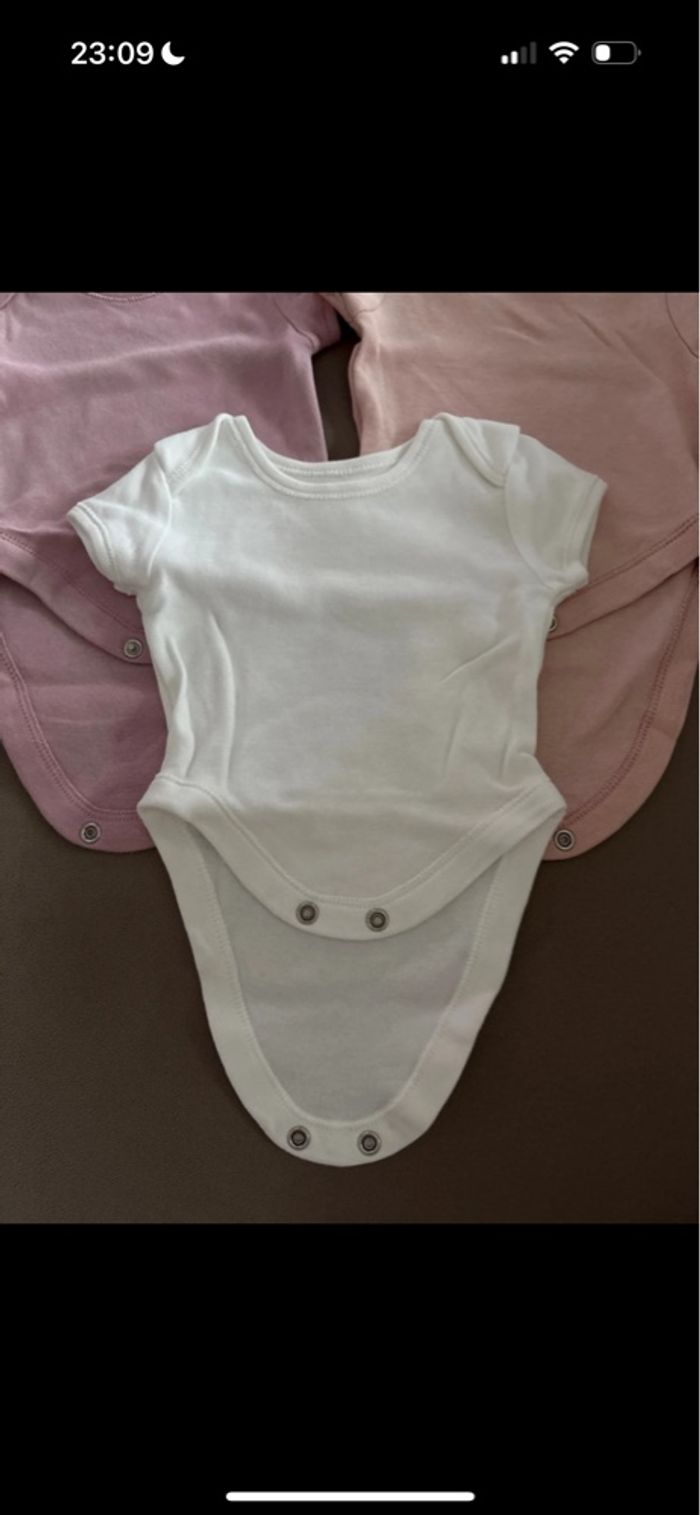 Lot de 3 Bodys Rose Lila et Blanc - Taille 1 mois