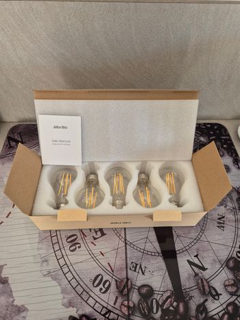 Lot 5 ampoules Led 6W E27, neuf 💡