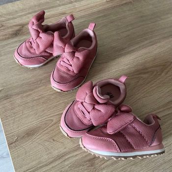 2 paires de baskets 18/19