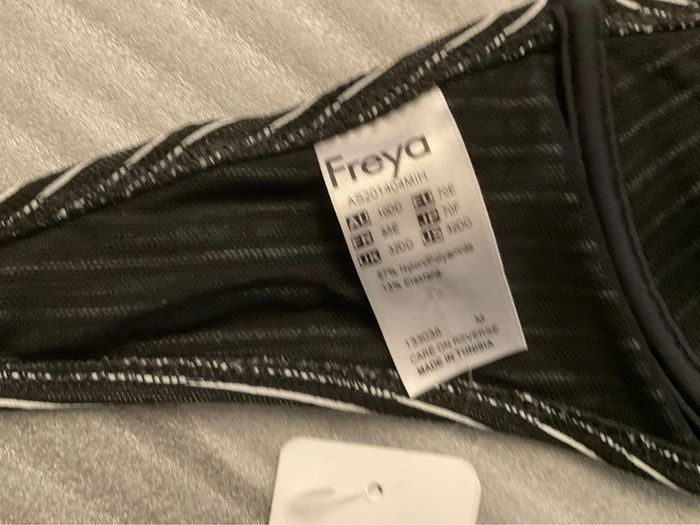 Haut maillot bleu et blanc Freya neuf - photo numéro 7