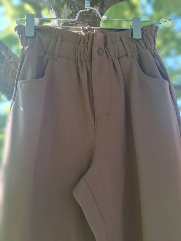 Pantalon carotte Only kaki tallle 38 - photo numéro 2