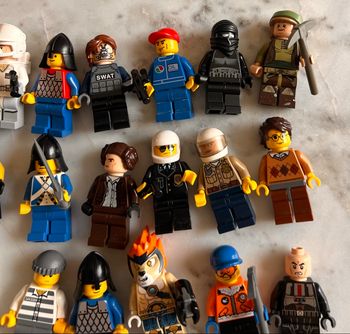 29 personnages Lego