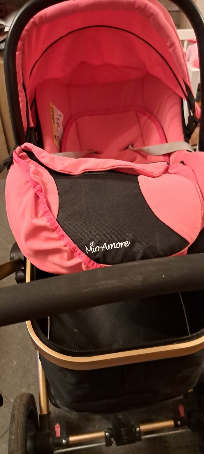 Poussette trio rose à vendre 300e - photo numéro 3