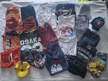 Lot 25 vêtements 6 ans 