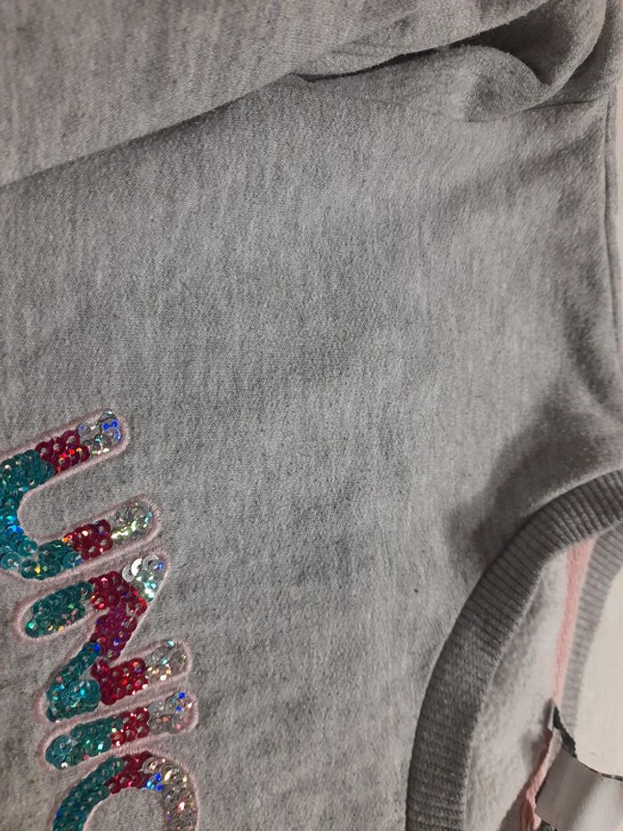 Pull primark à sequins 7/8 ans - photo numéro 2