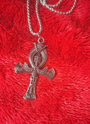 Croix Égyptienne avec chaîne
