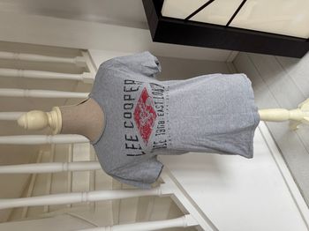 T Shirt Lee Cooper gris à motif Lee Cooper rouge