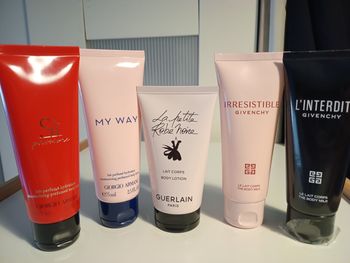 Lait corps parfumé 75ml au choix