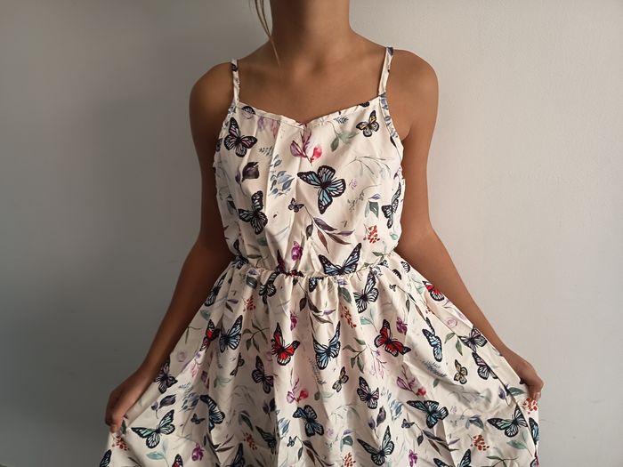 Robe d'été papillon 🦋 neuve 11 12 ans