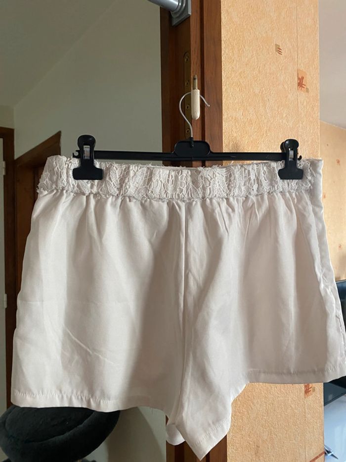 Short blanc femme - photo numéro 3