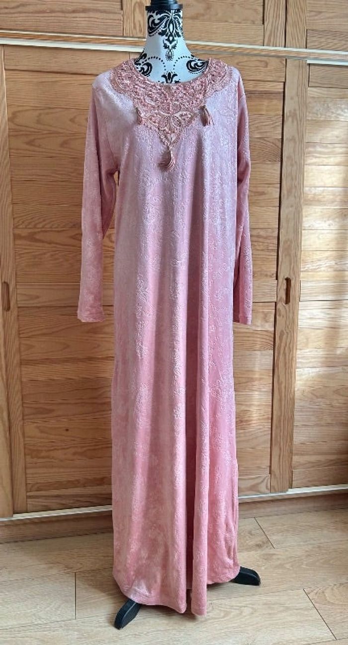 Robe orientale velours rose poudré taille XL neuve perles & brillants
