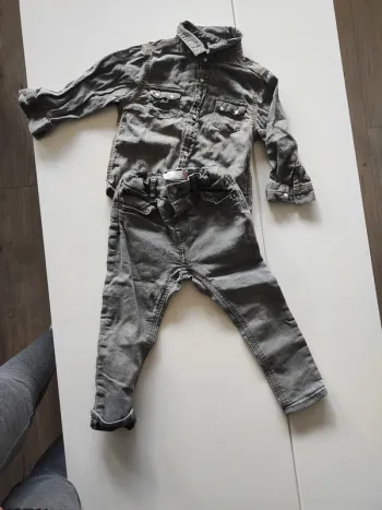 Ensemble chemise grise et pantalon 18 mois