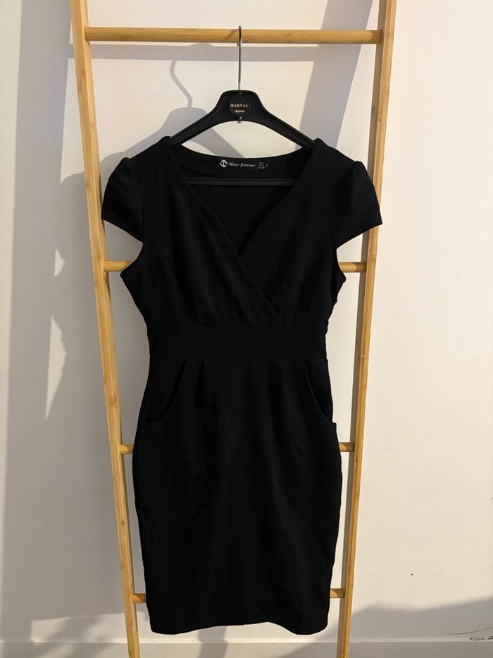 🖤 Chic et Intemporelle : Robe Cache-Cœur Noire Nice-Forever (T. S / 36) 🖤