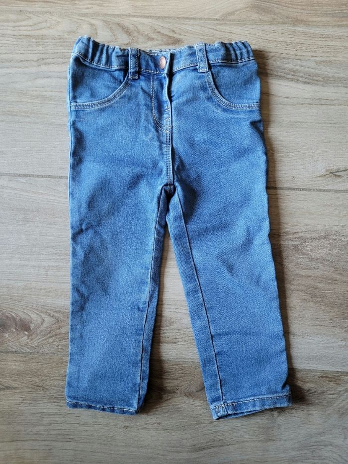 Ensemble t-shirt manches longues fleuri et jeans taille 24 mois - photo numéro 7