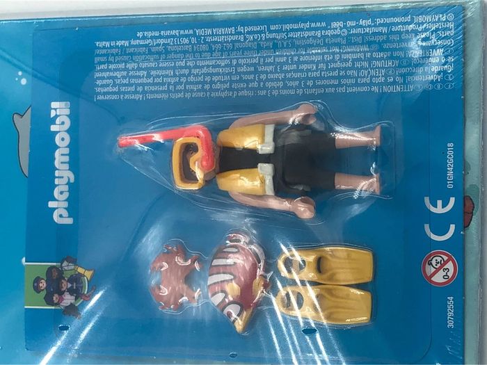 Livre Playmobil les métiers / Les biologistes marins + figurine et accessoires neuf - photo numéro 2