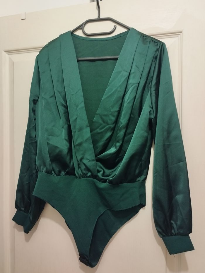 Body vert émeraude en satin
