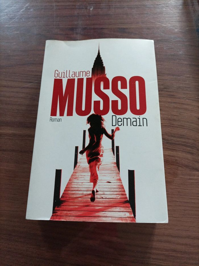 3 livres grands format Guillaume Musso - photo numéro 2