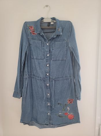Robe en jeans à fleurs
