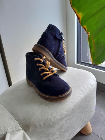 Bottines en simili daim et cuir