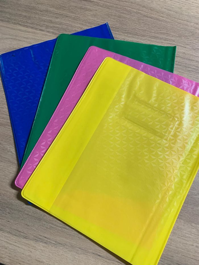 Protège petit cahier plastique avec porte étiquette Lot de 4 Neufs - photo numéro 3