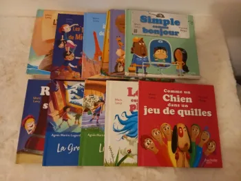 Lot de 11 livres Macdo