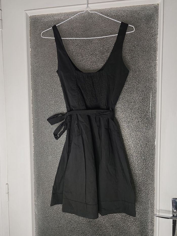 Robe noire cintrée d'été - Bershka - photo numéro 2